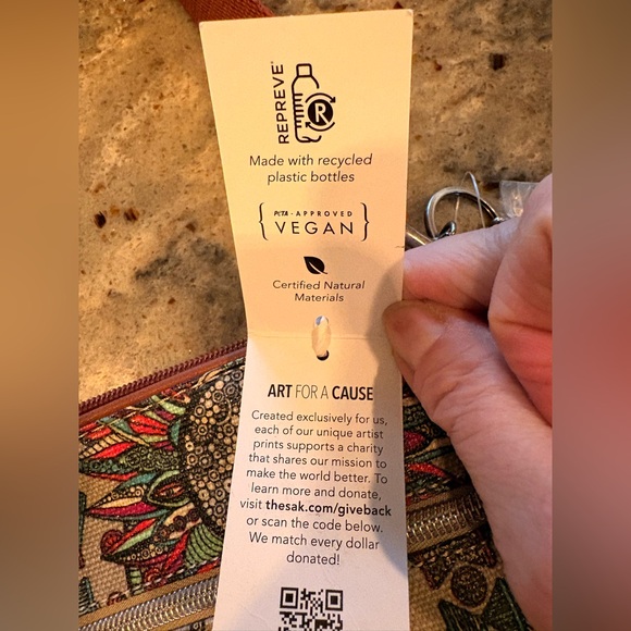 NWT Sakroots Artists Circle Crossbody, Charcoal Owl - Picture 9 of 12